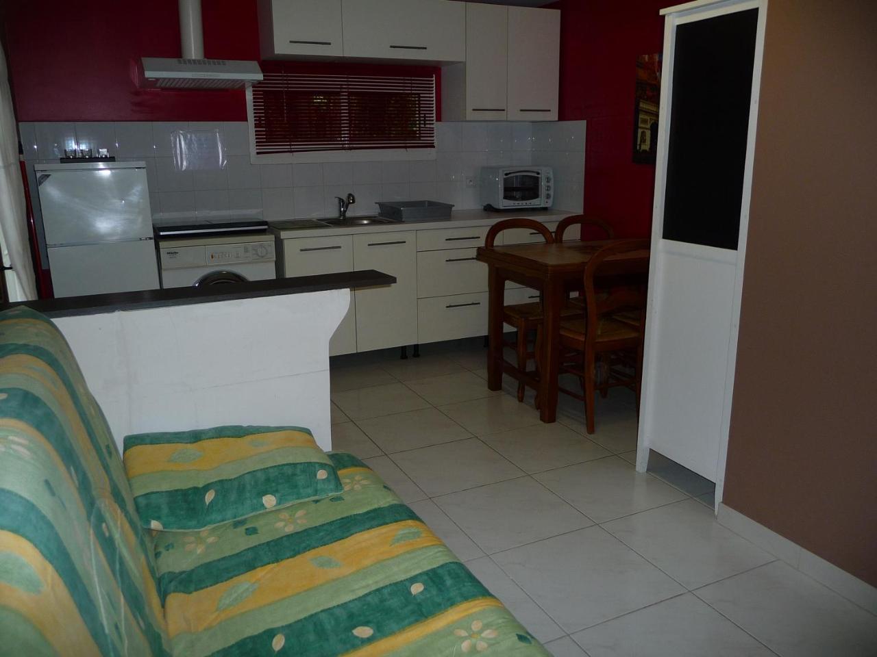 Mas Des Sentes Petit T1 Apartment Nans-les-Pins Luaran gambar
