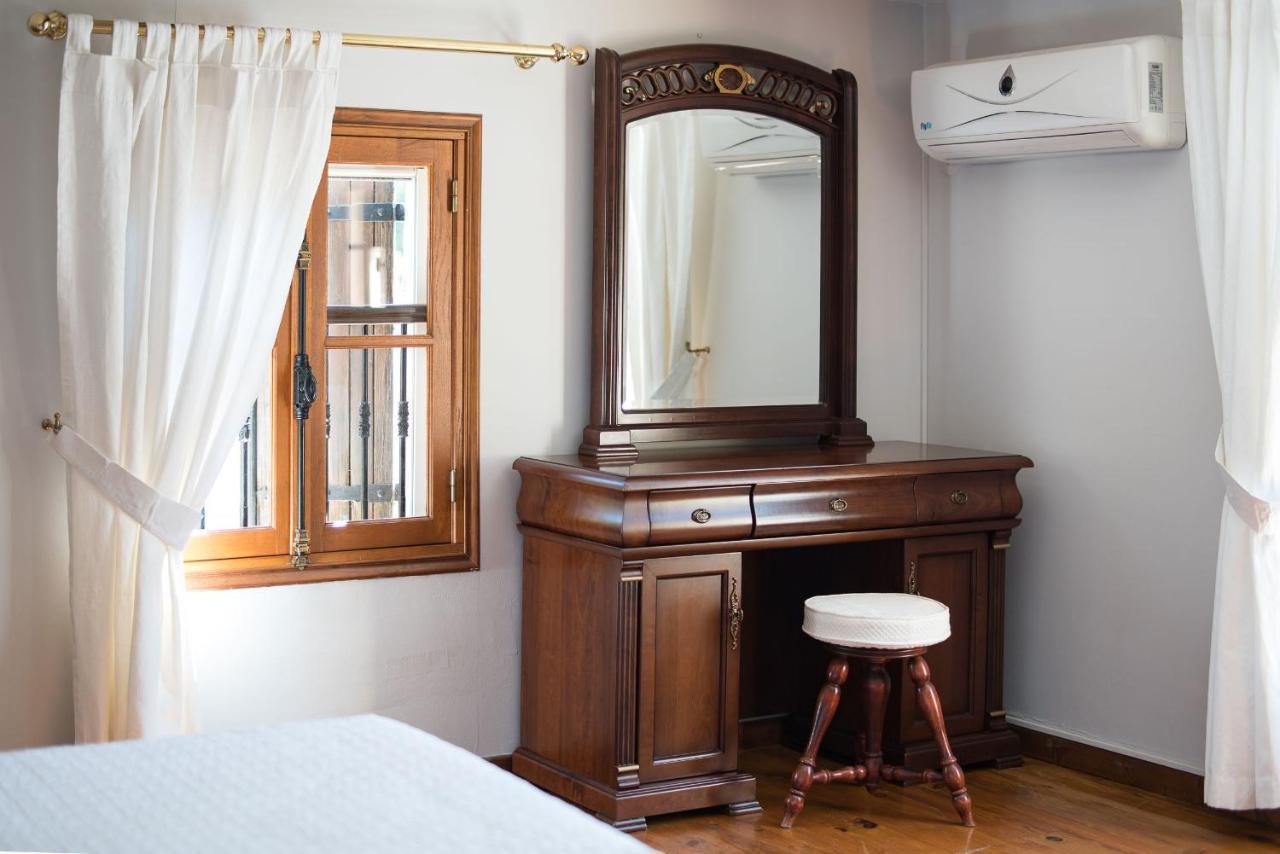 Mas Des Sentes Petit T1 Apartment Nans-les-Pins Luaran gambar